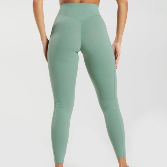 Gymshark x Whitney Simmons Pocket Leggings Size XS Leaf Green - Picture 1 of 12
